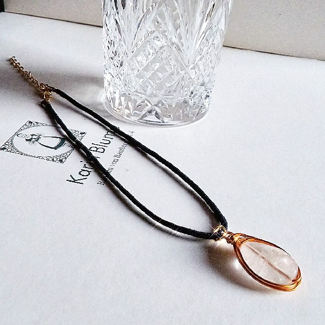 水晶チョーカー ペンダント ネックレス ハンドメイドのアクセサリー(ネックレス)の商品写真