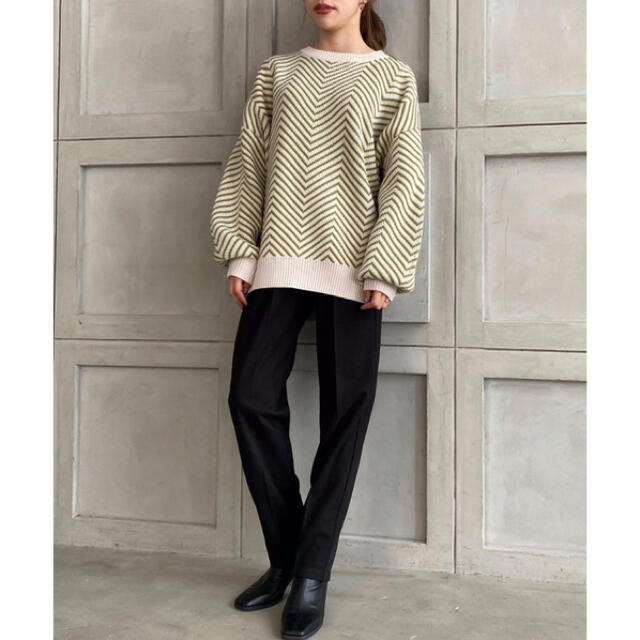 ZARA - センタープレステーパードパンツ ライトグリーン 新品未 ZARA - センタープレステーパードパンツ ライトグリーン 新品未