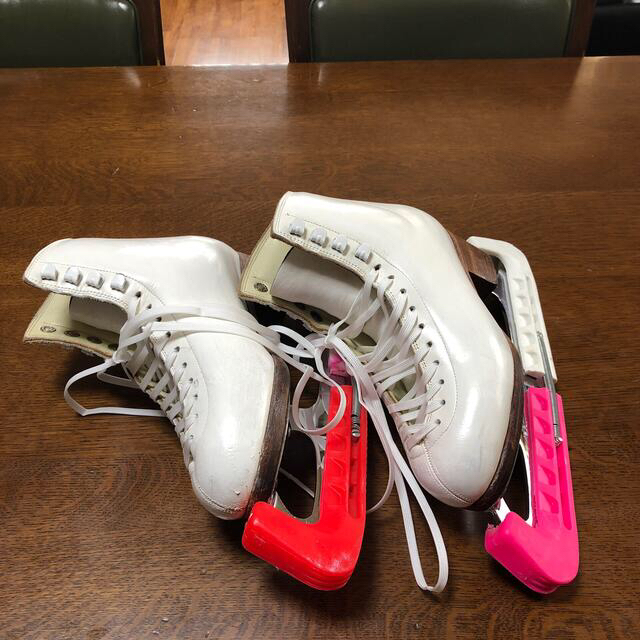 フィギュアスケート靴 1
