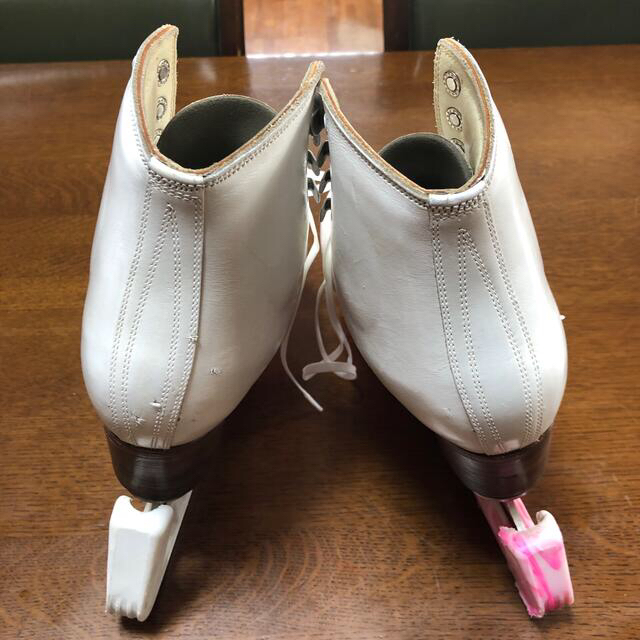 フィギュアスケート靴 2