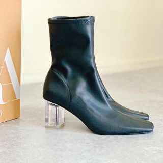 ザラ(ZARA)の新品　ZARA クリアヒール　ショートブーツ　スクエアトゥ(ブーツ)