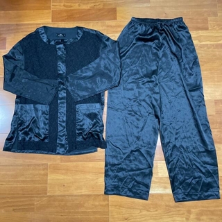 カールラガーフェルド(Karl Lagerfeld)のCHANELデザイナー／カールラガーヘルドの黒のパジャマ未使用品(パジャマ)
