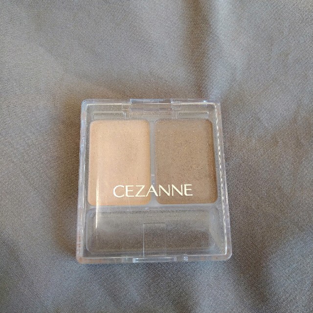 CEZANNE（セザンヌ化粧品）(セザンヌケショウヒン)のセザンヌ　ツーカラーアイシャドウ コスメ/美容のベースメイク/化粧品(アイシャドウ)の商品写真