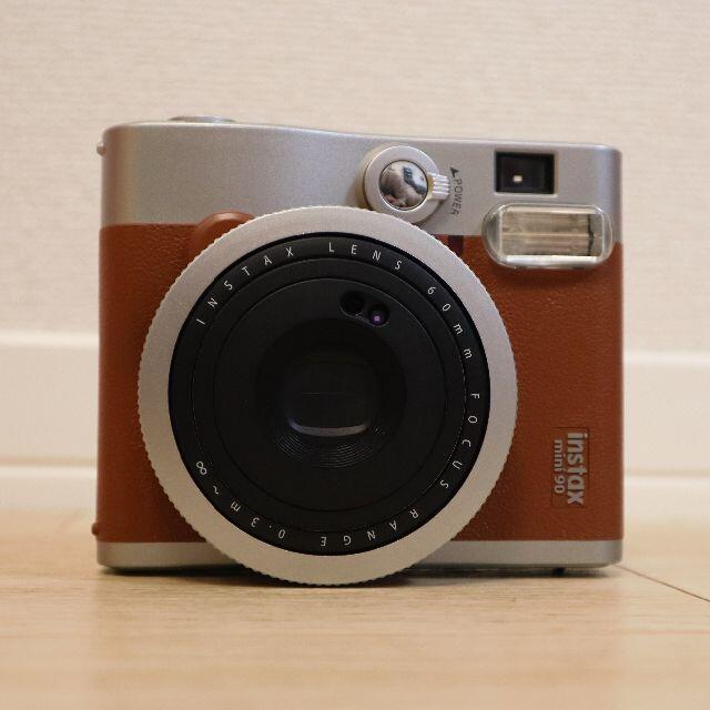 富士フイルム(フジフイルム)の【動作確認済】チェキinstax mini90 NEO CLASSIC ブラウン スマホ/家電/カメラのカメラ(フィルムカメラ)の商品写真