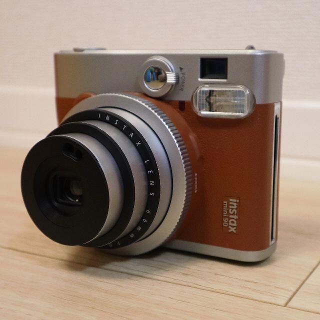 富士フイルム(フジフイルム)の【動作確認済】チェキinstax mini90 NEO CLASSIC ブラウン スマホ/家電/カメラのカメラ(フィルムカメラ)の商品写真