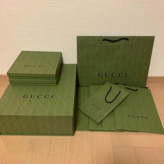 グッチ(Gucci)のGUCCI 空箱リボン付3コセット➕ショップ袋6枚セット(ショップ袋)