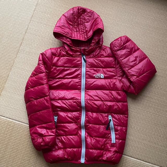 THE NORTH FACE(ザノースフェイス)の美品ノースフェイスダウン150/140 キッズ/ベビー/マタニティのキッズ服男の子用(90cm~)(ジャケット/上着)の商品写真