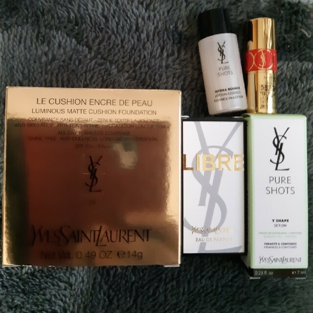 YSL☆アンクルドポールクッションN25イヴサンローラン