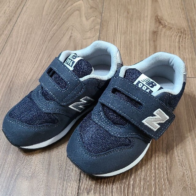 New Balance(ニューバランス)の12/8限定価格!!!【new balance】 996 スニーカー キッズ/ベビー/マタニティのキッズ靴/シューズ(15cm~)(スニーカー)の商品写真