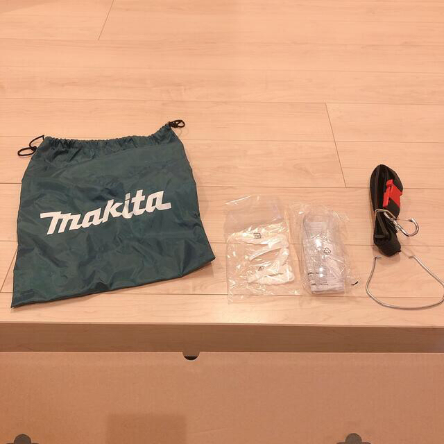 Makita(マキタ)の【値下げ】マキタ　充電式草刈り機 スポーツ/アウトドアの自転車(工具/メンテナンス)の商品写真