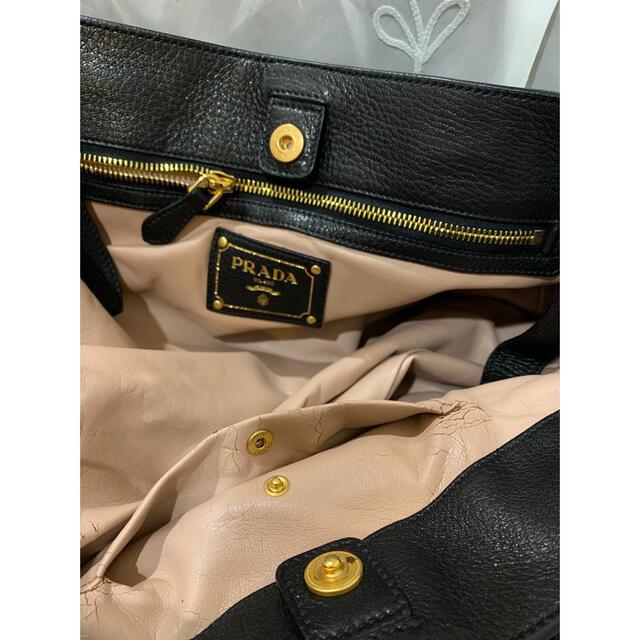 PRADA(プラダ)のPRADA  ボストンバック　革　旅行鞄　黒　内側に難あり レディースのバッグ(ボストンバッグ)の商品写真