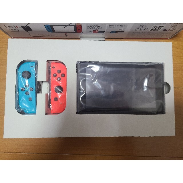 任天堂 Nintendo Switch ネオンブルー ネオンレッド 本体 中古 エンタメ/ホビーのゲームソフト/ゲーム機本体(家庭用ゲーム機本体)の商品写真