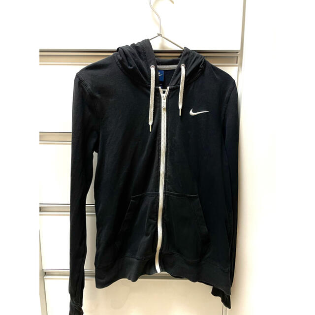 NIKE(ナイキ)のNIKE ナイキ　パーカー レディースのトップス(パーカー)の商品写真