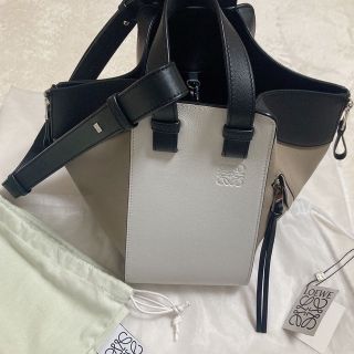 ロエベ(LOEWE)の【美品】海外限定カラー LOEWE ロエベ  ハンモックスモール バイカラー(ショルダーバッグ)