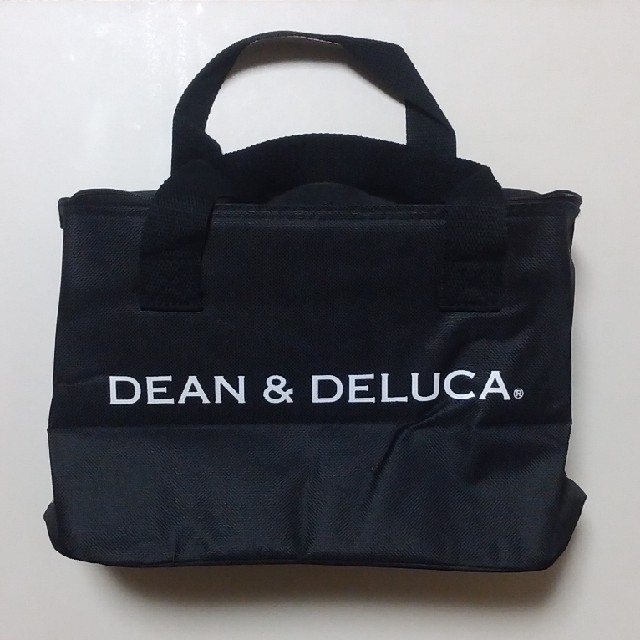 DEAN & DELUCA(ディーンアンドデルーカ)のDEAN＆DELUCA　ディーン＆デルーカ　保冷バッグ エンタメ/ホビーの雑誌(ファッション)の商品写真