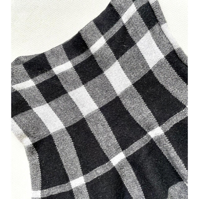 USED❣️圧縮ニットフレアミニスカート モノトーン黒 レディースのスカート(ミニスカート)の商品写真
