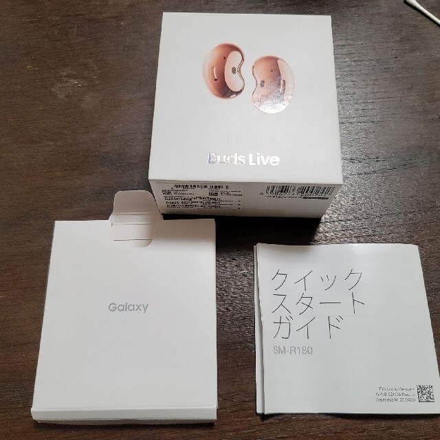 Galaxy(ギャラクシー)のSAMSUNG 完全独立型Bluetoothイヤホン Galaxy Buds L スマホ/家電/カメラのオーディオ機器(ヘッドフォン/イヤフォン)の商品写真