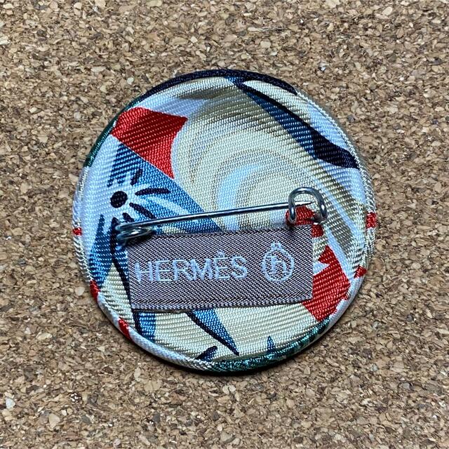 Hermes(エルメス)のHERMES エルメス 缶バッジ 新品未使用 エンタメ/ホビーのコレクション(その他)の商品写真