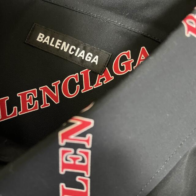 Balenciaga(バレンシアガ)の【新品】BALENCIAGAバレンシアガ オールオーバー ロゴプリント シャツ メンズのトップス(シャツ)の商品写真