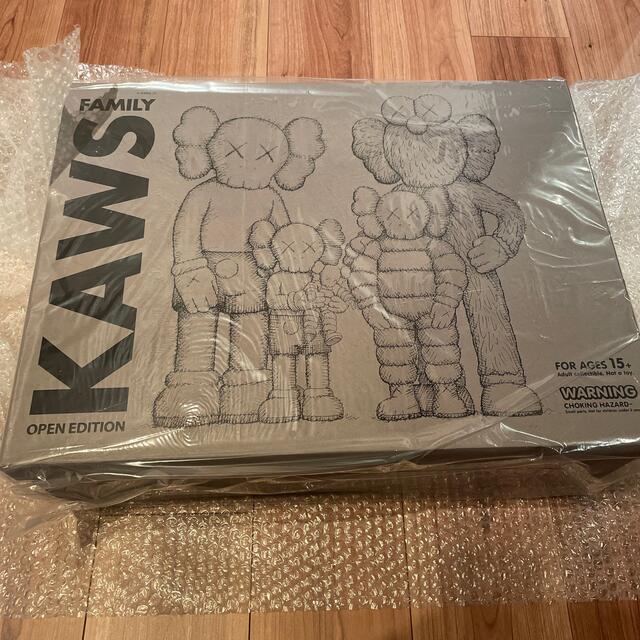 KAWS FAMILY BROWNおもちゃ/ぬいぐるみ