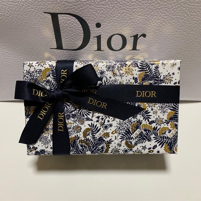 Dior(ディオール)の新品未開封❤︎ディオール❤︎クリスマスオファー2021 ポーチセット レディースのファッション小物(ポーチ)の商品写真