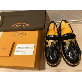 トッズ(TOD'S)のTOD'S ♡【大人気】KATE LOAFERS IN LEATHER 新品(ローファー/革靴)