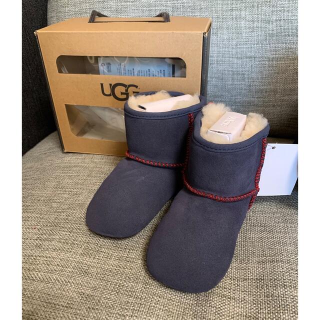 UGG(アグ)のUGG ムートンブーツ ベビー　ネイビー/ペイズリー柄リボン　　12.5cm キッズ/ベビー/マタニティのベビー靴/シューズ(~14cm)(ブーツ)の商品写真