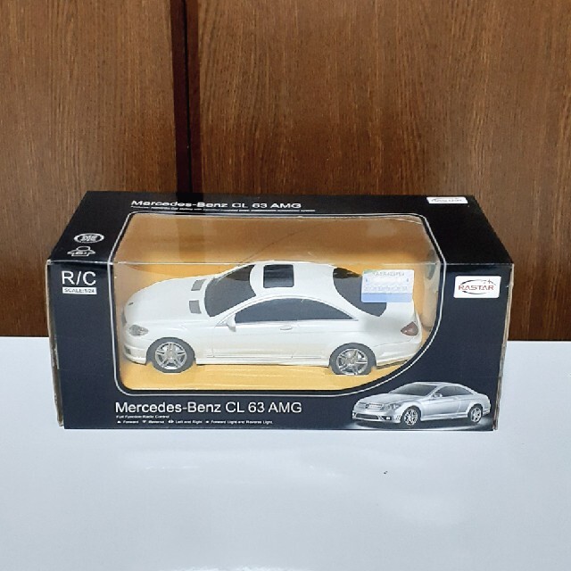 ラジコンカー　1/24スケール　メルセデスベンツCL63AMG　ホワイト エンタメ/ホビーのおもちゃ/ぬいぐるみ(ホビーラジコン)の商品写真