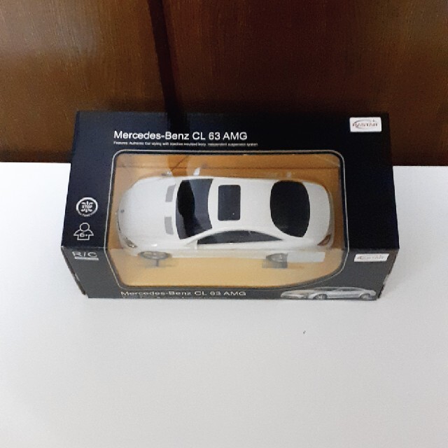 ラジコンカー　1/24スケール　メルセデスベンツCL63AMG　ホワイト エンタメ/ホビーのおもちゃ/ぬいぐるみ(ホビーラジコン)の商品写真