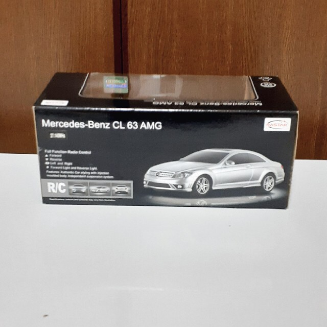 ラジコンカー　1/24スケール　メルセデスベンツCL63AMG　ホワイト エンタメ/ホビーのおもちゃ/ぬいぐるみ(ホビーラジコン)の商品写真