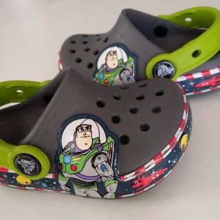 クロックス(crocs)のバズライトイヤー 光る キッズ クロックス サイズ6(サンダル)