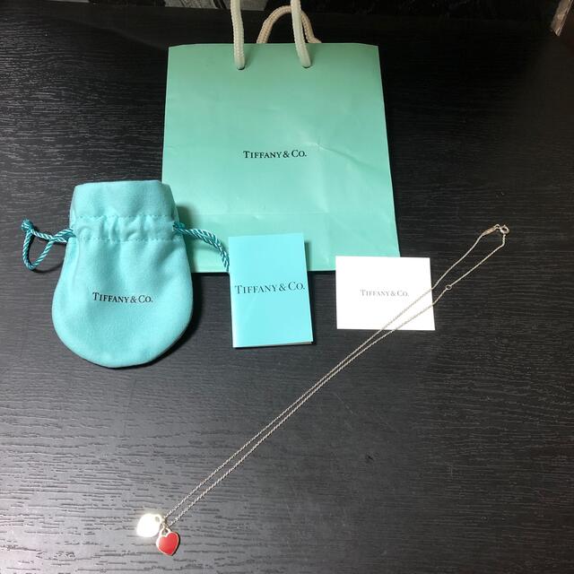 Tiffany & Co.(ティファニー)の❤️ティファニー　リターントゥ　レッドエナメル・ミニダブルハート　ネックレス❤️ レディースのアクセサリー(ネックレス)の商品写真