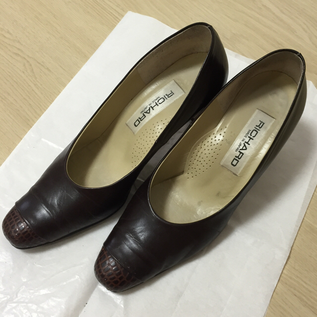 日本製RICHARD ブラウンパンプス レディースの靴/シューズ(ハイヒール/パンプス)の商品写真