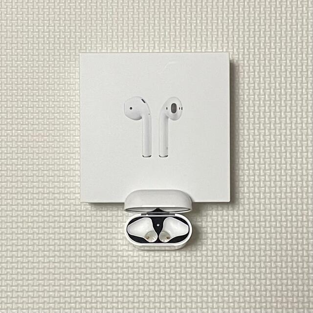 Apple(アップル)の  充電ケーブル未使用AppleアップルAirPods(第2世代)MV7N2JA スマホ/家電/カメラのオーディオ機器(ヘッドフォン/イヤフォン)の商品写真