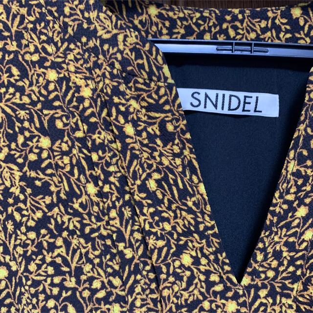 SNIDEL(スナイデル)のsnidel 花柄ワンピース レディースのワンピース(ロングワンピース/マキシワンピース)の商品写真