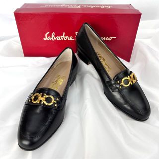 サルヴァトーレフェラガモ(Salvatore Ferragamo)の【定番】フェラガモ　ビットローファー　ガンチーニ　ブラック　ゴールド(ローファー/革靴)