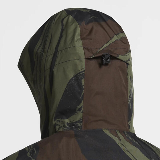 NIKE(ナイキ)のNIKE ACG Fuji allover print poncho S/M メンズのジャケット/アウター(ポンチョ)の商品写真