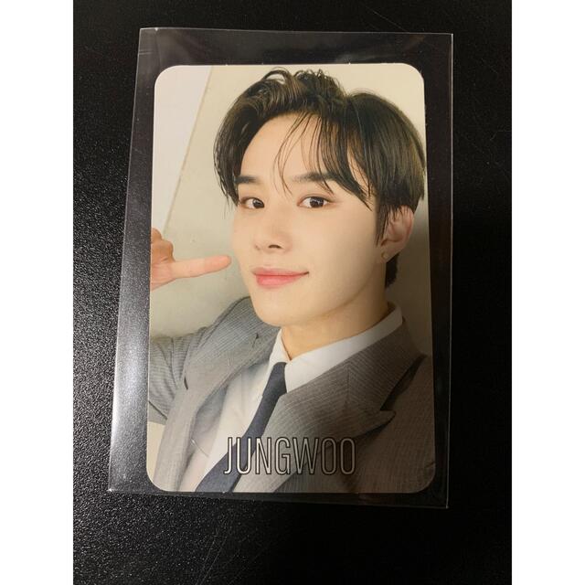 NCT ラブホリ　ジョンウ　トレカ エンタメ/ホビーのタレントグッズ(アイドルグッズ)の商品写真