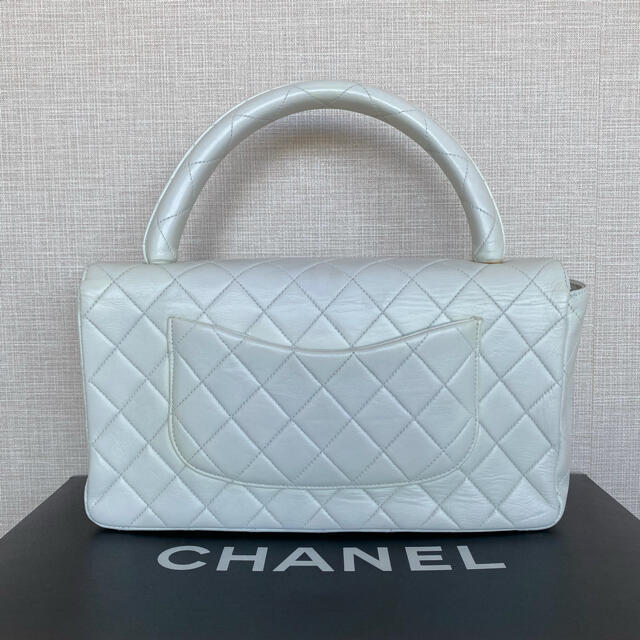 CHANEL(シャネル)のシャネル　親子　マトラッセ    バッグ　ホワイト レディースのバッグ(ハンドバッグ)の商品写真