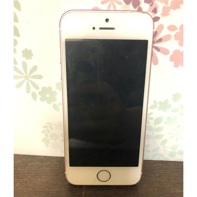 iPhone(アイフォーン)のiPhone se 第一世代 64㎇ ピンクゴールド ジャンク品 スマホ/家電/カメラのスマートフォン/携帯電話(スマートフォン本体)の商品写真