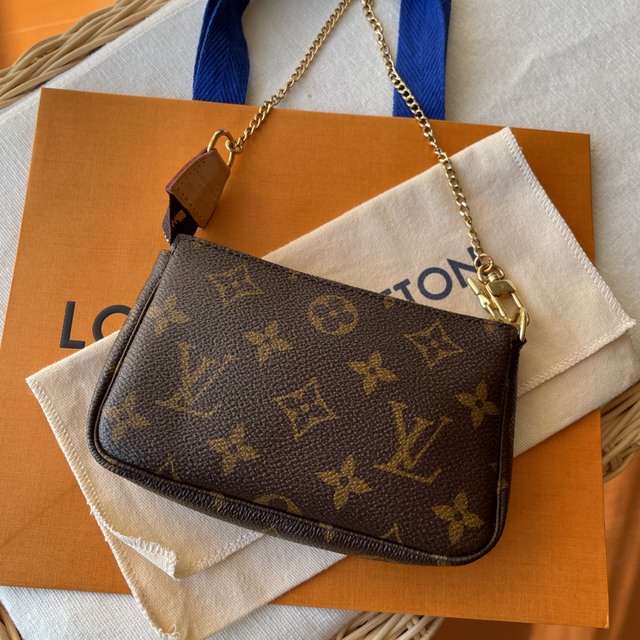 独特の上品 LOUIS モノグラム アクセソワール ポシェット・クレ ルイ