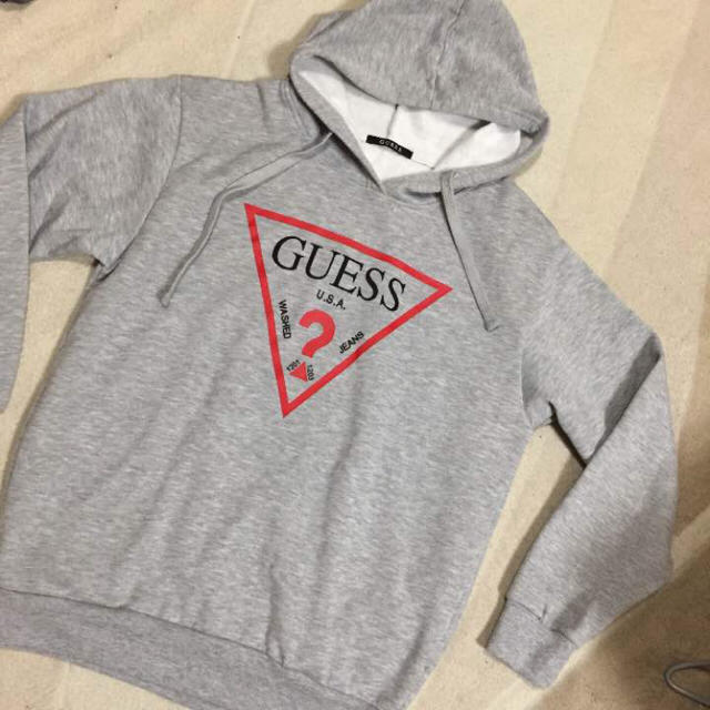 最終値下げ。GUESSパーカー