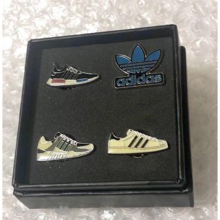 アディダス(adidas)の★非売品★新品★adidas★アディダス★4個セット★ピンバッジ★ピンバッチ(ノベルティグッズ)