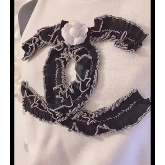 CHANEL(シャネル)のCHANEL カメリア付き　ウール　トップス　コレクションモデル　ココマーク レディースのトップス(Tシャツ(半袖/袖なし))の商品写真