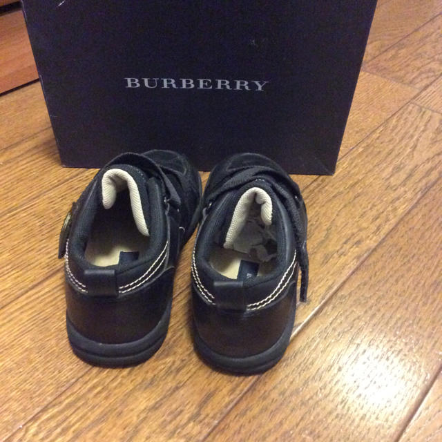 BURBERRY(バーバリー)のバーバリー靴17センチ キッズ/ベビー/マタニティのキッズ靴/シューズ(15cm~)(スニーカー)の商品写真