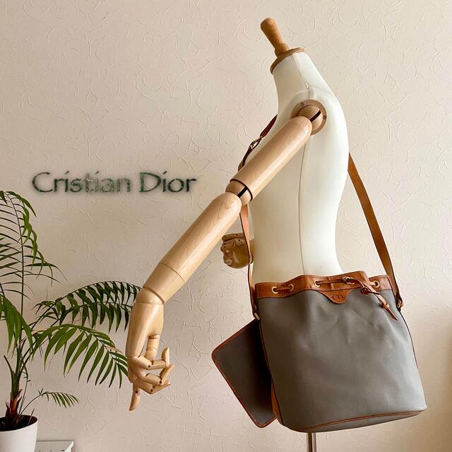 Christian Dior(クリスチャンディオール)の超美品 正規品 Cristian Dior 巾着型 レザーショルダーバッグ レディースのバッグ(ショルダーバッグ)の商品写真