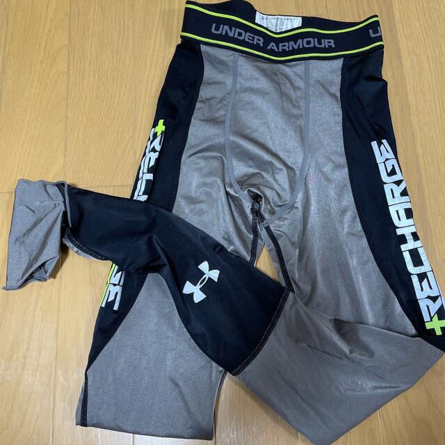 UNDER ARMOUR(アンダーアーマー)のアンダーアーマー　リカバリー　アンダーウェア　上下　サイズ SM メンズのアンダーウェア(その他)の商品写真