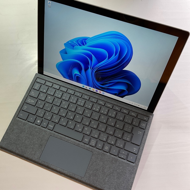 Microsoft(マイクロソフト)のSurface Pro 7 タイプカバー、未使用offce付き　きゅうり様専用 スマホ/家電/カメラのPC/タブレット(タブレット)の商品写真