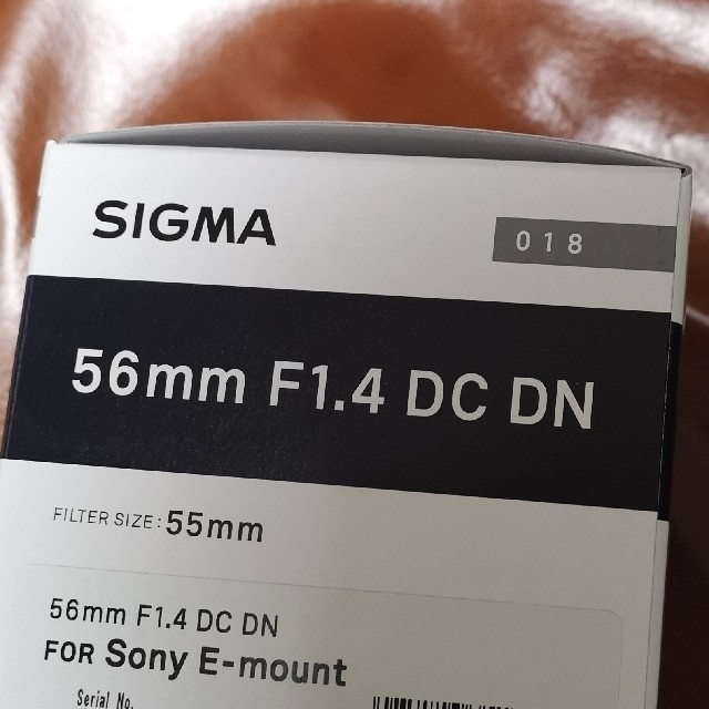 SIGMA(シグマ)の新品 シグマ SIGMA  56mm C F1.4 DC DN ソニーEマウント スマホ/家電/カメラのカメラ(レンズ(単焦点))の商品写真