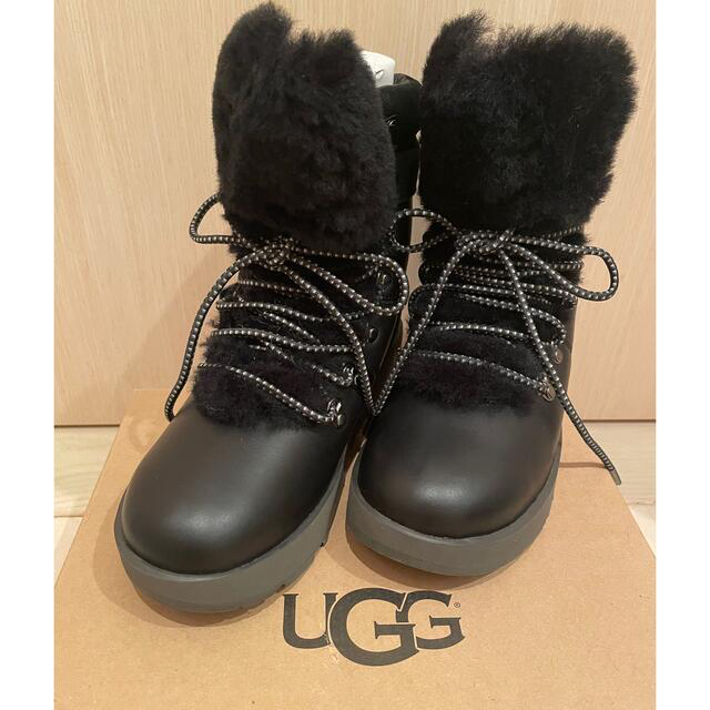 UGG(アグ)の値下げ！アグ ビキウォータープルーフブーツ UGG VIKIWATERPROOF レディースの靴/シューズ(ブーツ)の商品写真